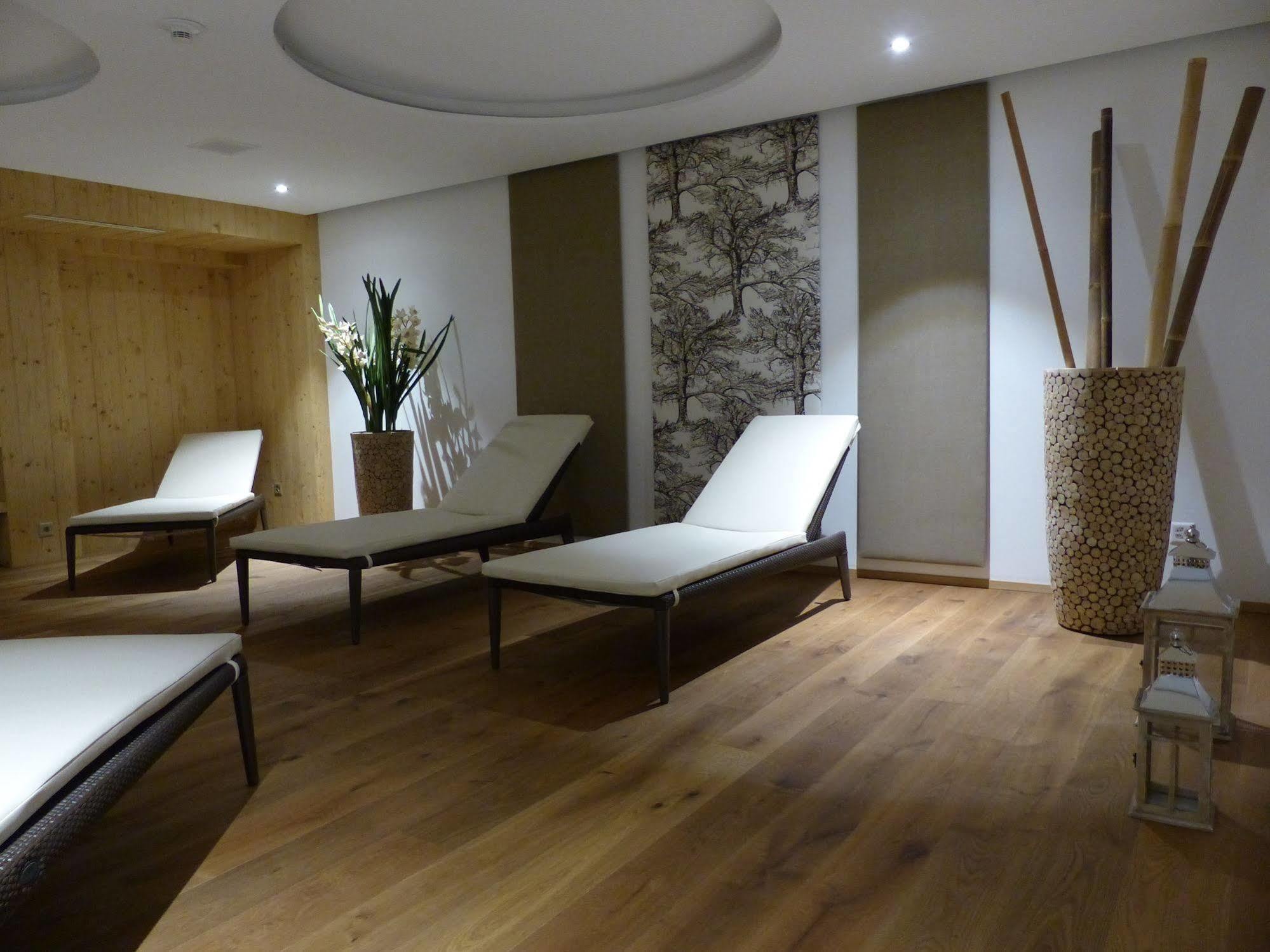 Hotel Alpina โคลสเตอร์ ภายนอก รูปภาพ