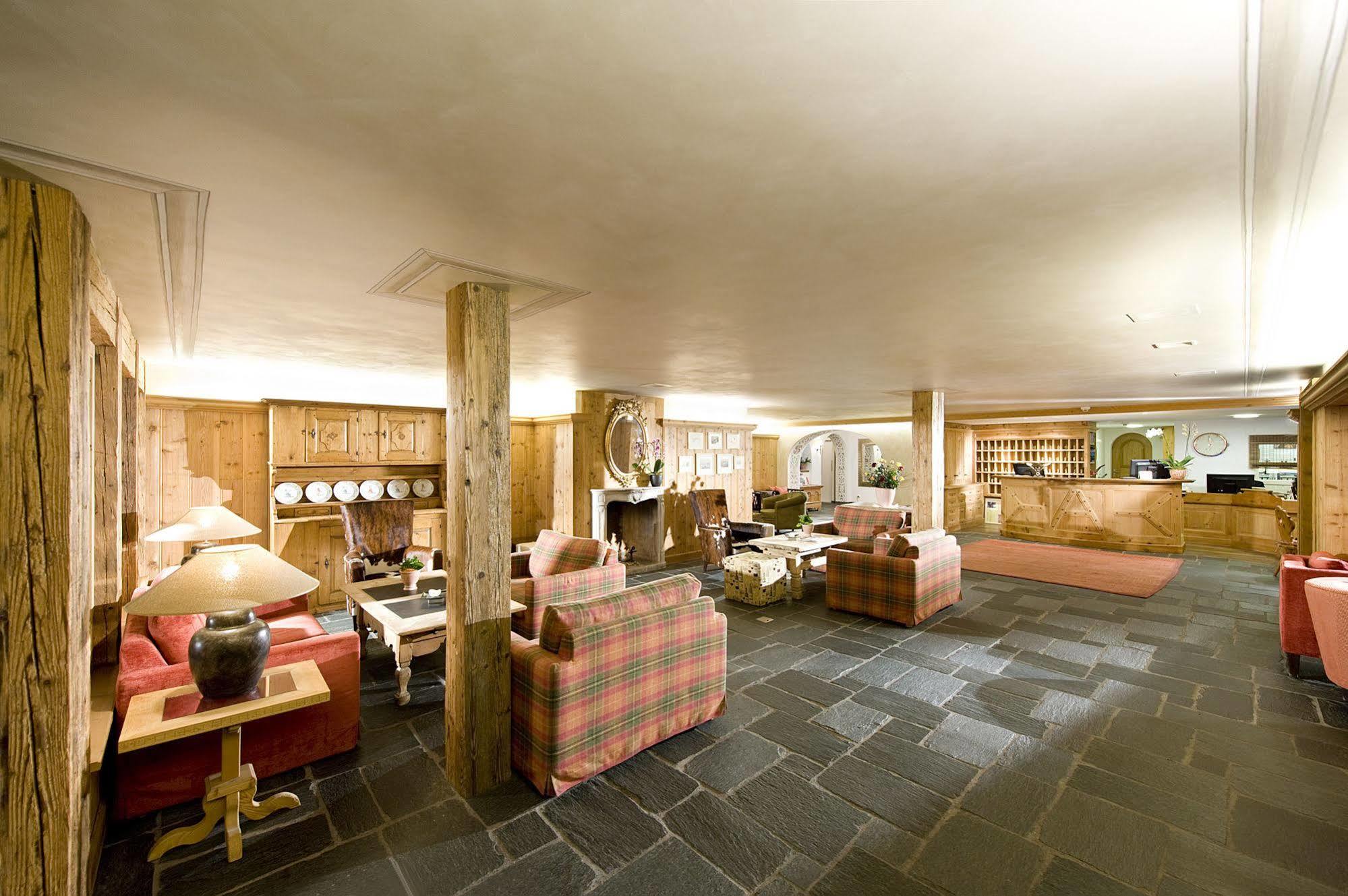 Hotel Alpina โคลสเตอร์ ภายนอก รูปภาพ